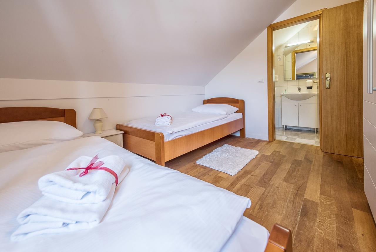 Hotel Srakovcic Heart Of Nature Ribnik Eksteriør billede