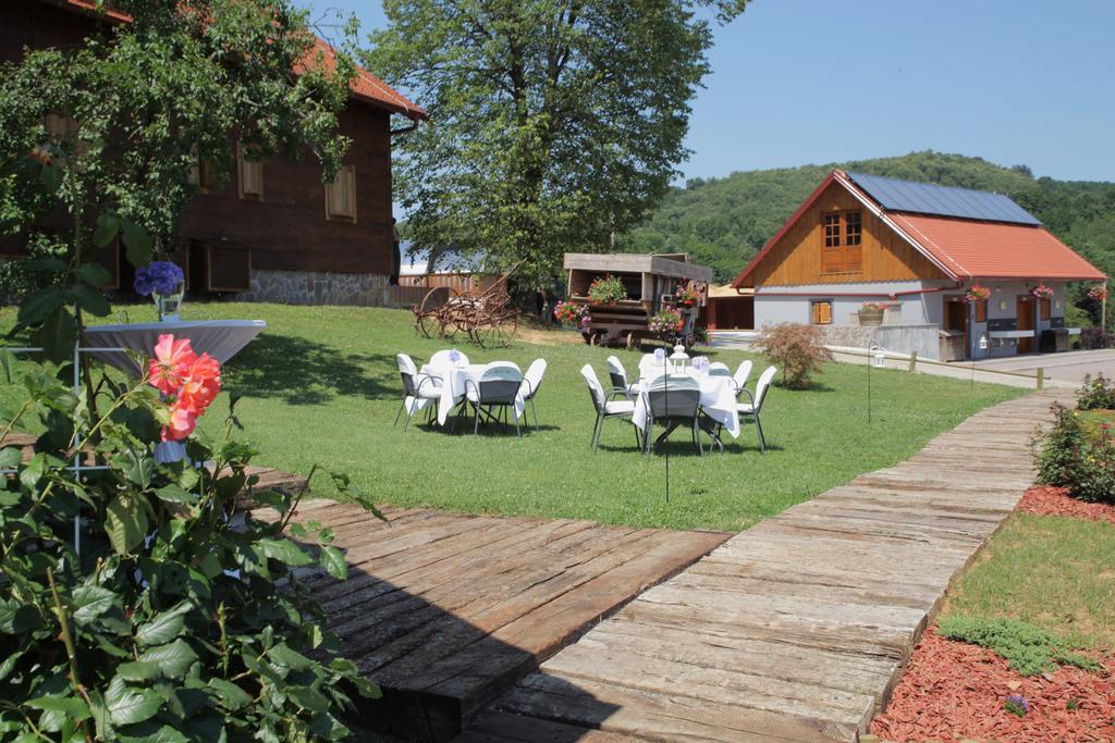 Hotel Srakovcic Heart Of Nature Ribnik Eksteriør billede